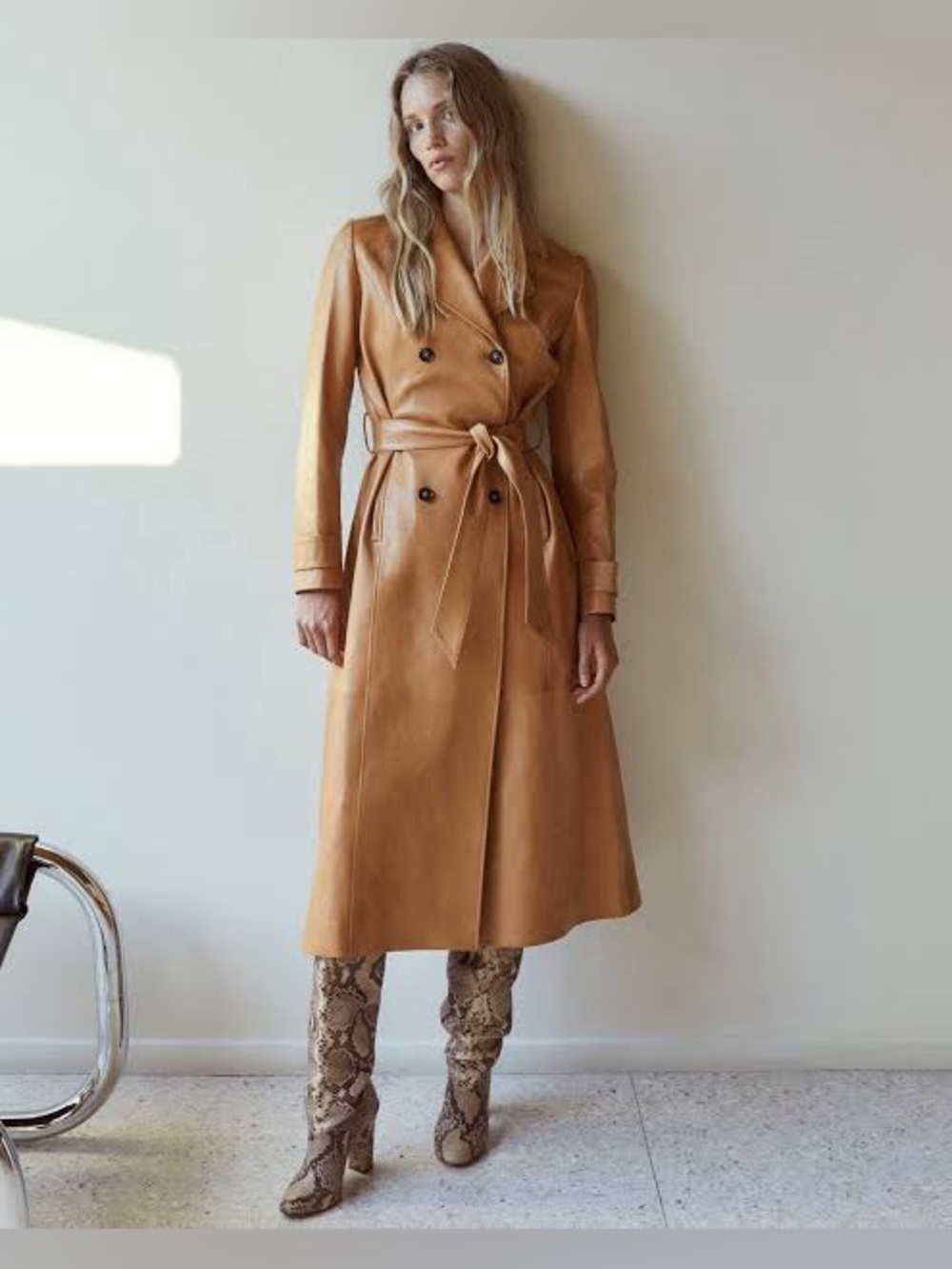 Frame Long Leather Trench in Camel XS - Picture 2 of 10